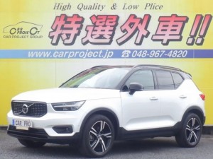 XC40　B4　4WD　Rデザイン